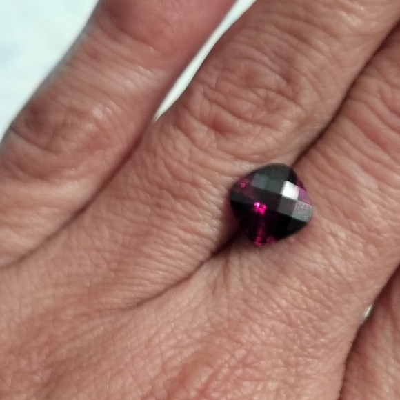 3 carat natural Rhodolite garnet checkered loose gemstone - Picture 9 of 16